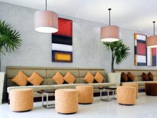 מלון Ibis Phuket 3*